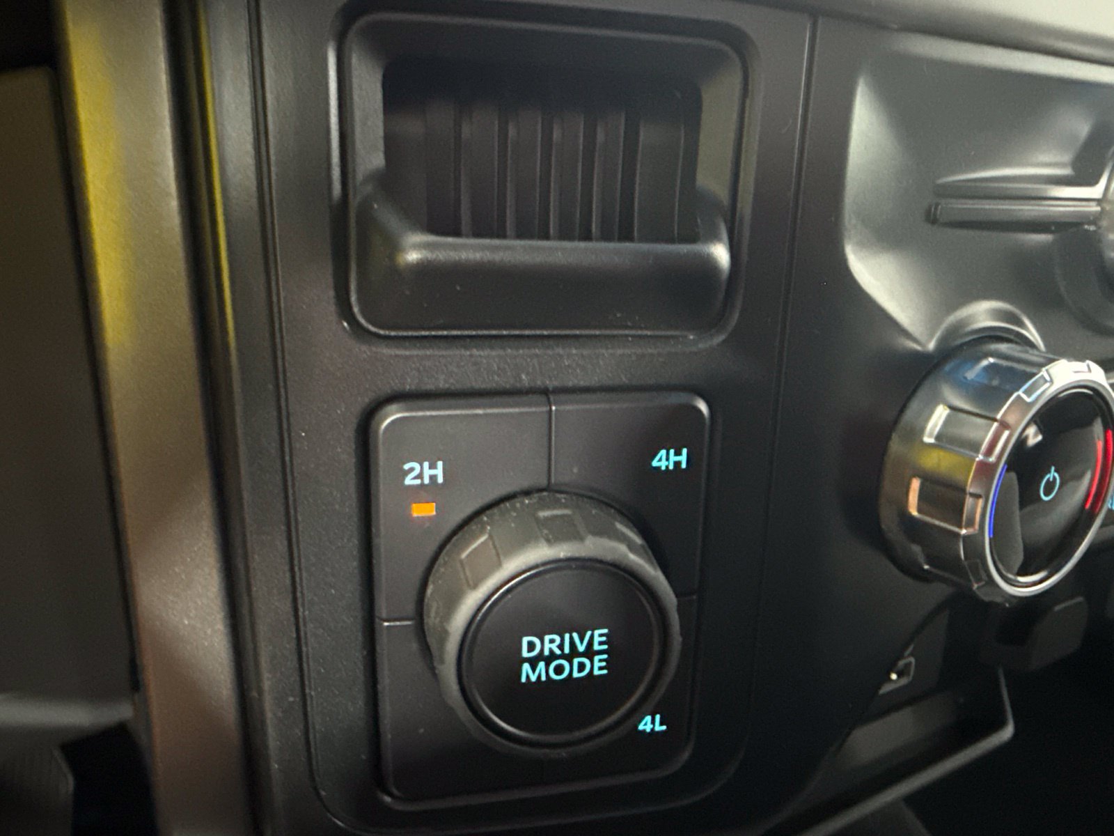 Used 2025 Ford F150 XLT w/ Equipment Group 301A Standard AWD/4WD image 34