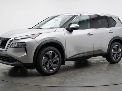 Used 2025 Nissan Rogue SV FWD image 3