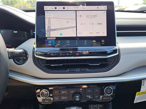 New 2026 Jeep Compass Limited image 18