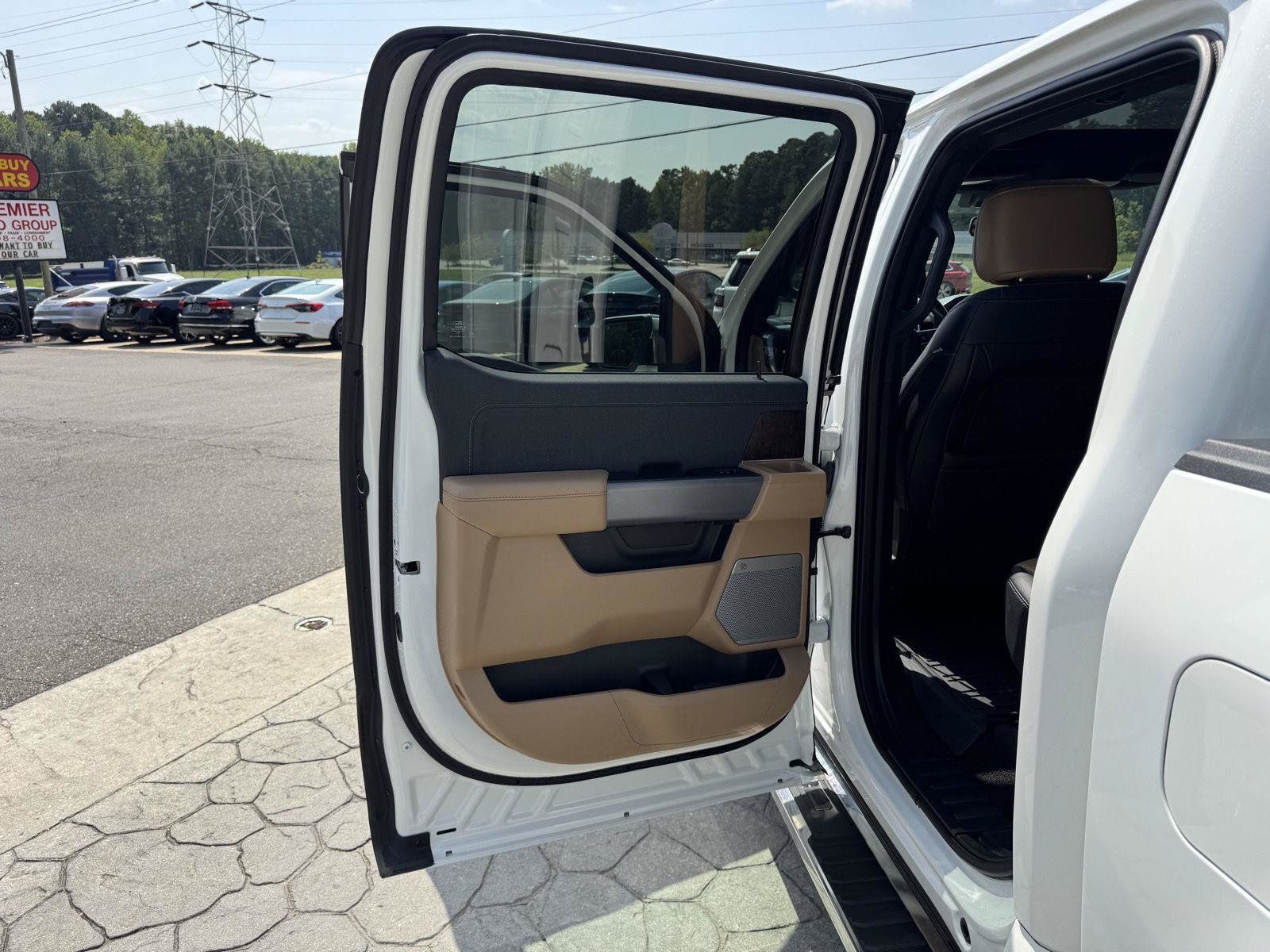 Used 2022 Ford F150 Lariat AWD/4WD image 8