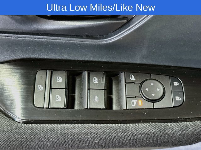 Used 2025 Nissan Kicks S AWD/4WD image 17