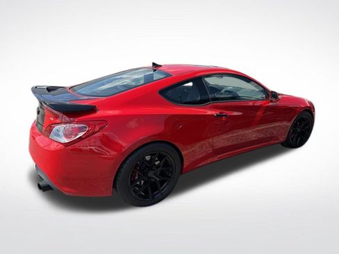 Used 2012 Hyundai Genesis 3.8 RWD image 4