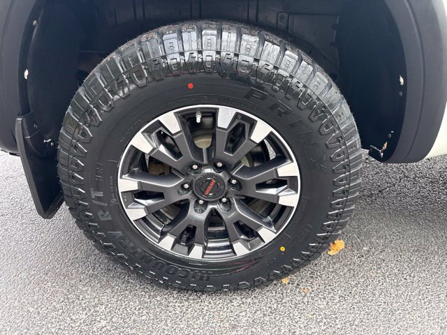 Used 2021 Nissan Titan PRO-4X w/ Pro-4x Convenience Package AWD/4WD image 10