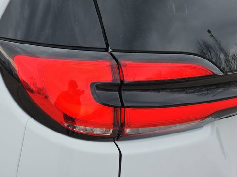 Used 2025 Chrysler Pacifica Limited image 41