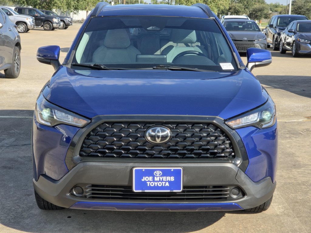 Used 2023 Toyota Corolla Cross LE FWD image 3