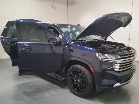 Used 2024 Chevrolet Tahoe High Country AWD/4WD image 11