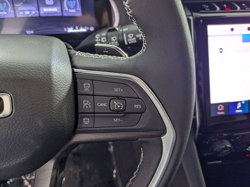 New 2025 Jeep Grand Cherokee Limited w/ Black Appearance Package RWD image 19