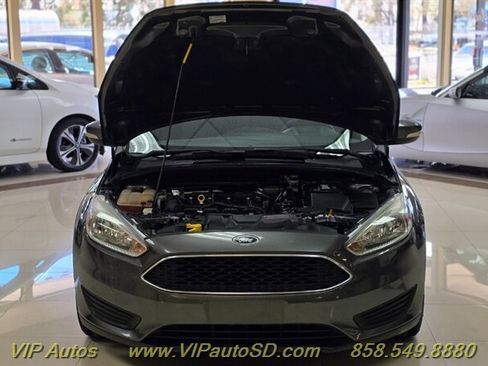 Used 2015 Ford Focus SE FWD image 9