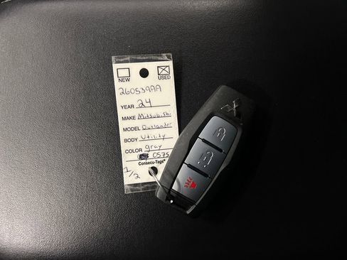 Used 2024 Mitsubishi Outlander ES image 28