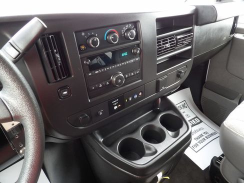 Used 2025 Chevrolet Express 3500 LS RWD image 22