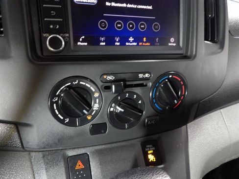 Used 2020 Nissan NV200 S image 12