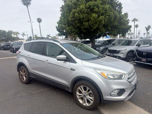 Used 2018 Ford Escape SE FWD image 20