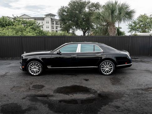 Used 2017 Bentley Mulsanne RWD image 30