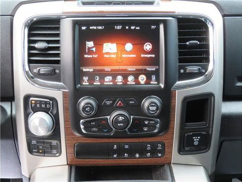 Used 2017 RAM 1500 Laramie image 24