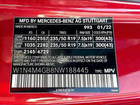 Used 2022 Mercedes-Benz GLB 250 w/ Premium Package Lite image 16