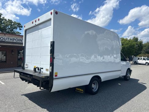Used 2018 Chevrolet Express 3500 w/ Power Convenience Package image 7