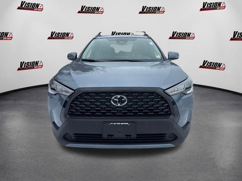 Used 2023 Toyota Corolla Cross LE w/ Moonroof Package image 2