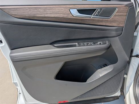 New 2025 Volkswagen Atlas SEL image 10