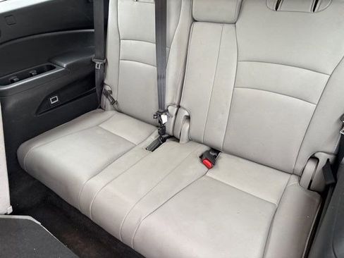 Used 2016 Honda Pilot Touring image 32