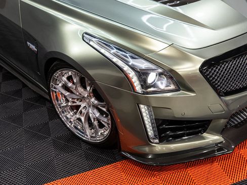 Used 2018 Cadillac CTS V w/ Carbon Fiber Package RWD image 5