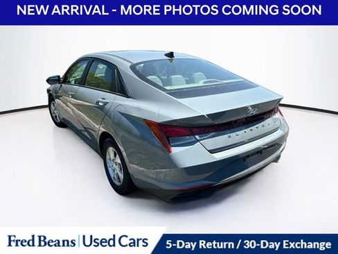 Used 2021 Hyundai Elantra SE FWD image 7