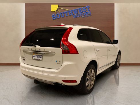Used 2016 Volvo XC60 T6 Platinum w/ Climate Package image 4