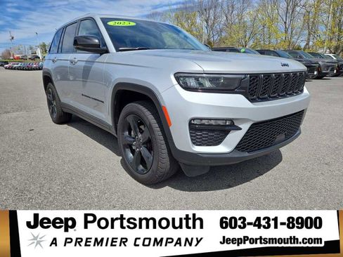 Used 2023 Jeep Grand Cherokee Limited w/ Black Appearance Package AWD/4WD image 1