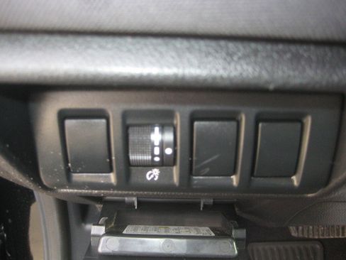 Used 2020 Subaru Outback Premium image 18