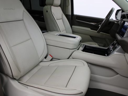Used 2021 GMC Yukon Denali AWD/4WD image 25