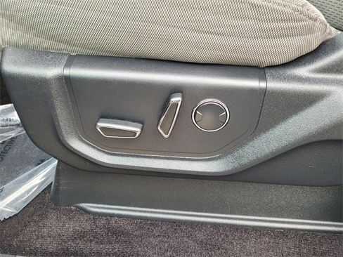 Used 2016 Ford F150 XLT w/ Equipment Group 302A Luxury image 12