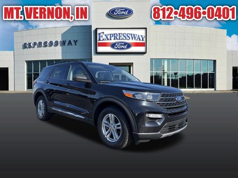 Used 2023 Ford Explorer XLT w/ Equipment Group 202A AWD/4WD image 4