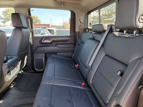 Used 2025 GMC Sierra 2500 SLT w/ Texas SLT Premium Package image 11