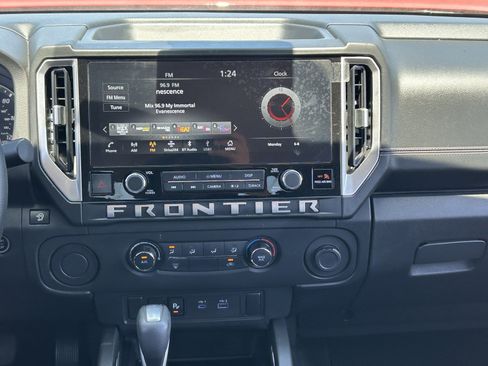 Used 2025 Nissan Frontier SV RWD image 16
