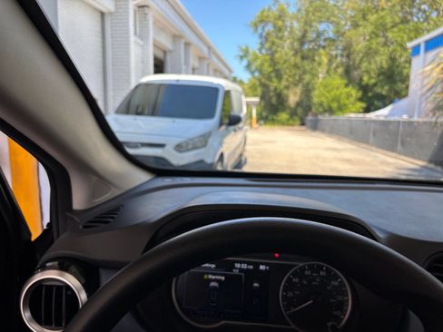 Used 2025 Nissan Versa SV FWD image 34