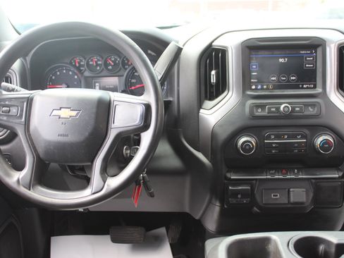 Used 2020 Chevrolet Silverado 2500 Custom w/ Custom Value Package image 22