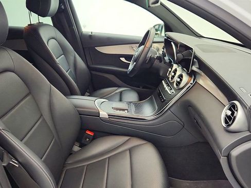 Used 2023 Mercedes-Benz GLC 300 4MATIC Coupe image 23