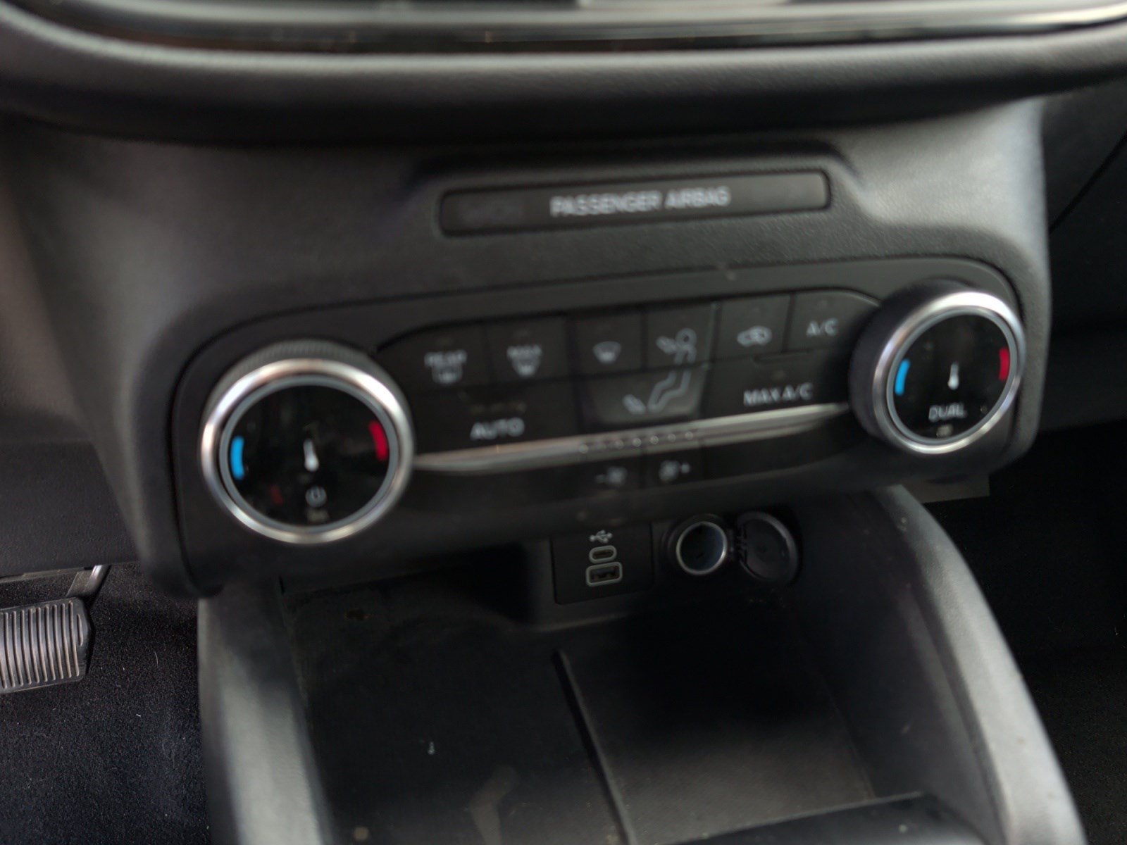 Certified 2025 Ford Escape ST-Line AWD/4WD image 17