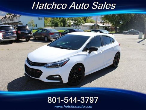 Used 2018 Chevrolet Cruze LT w/ Convenience Package FWD image 1