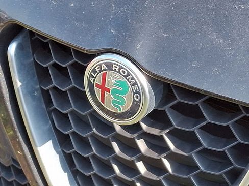 Used 2021 Alfa Romeo Giulia Ti w/ Nero Edizione AWD/4WD image 10
