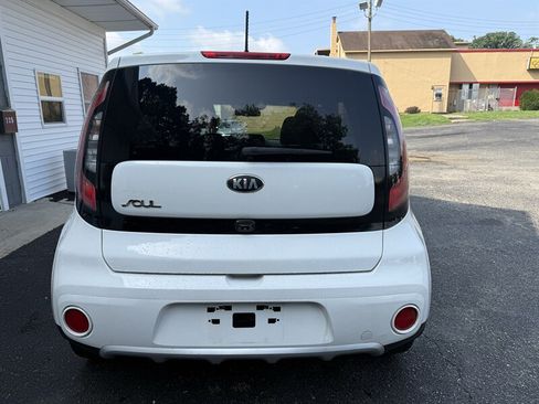 Used 2017 Kia Soul + FWD image 6