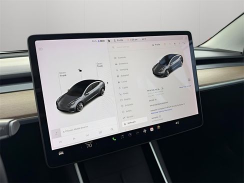 Used 2020 Tesla Model 3 Long Range image 17