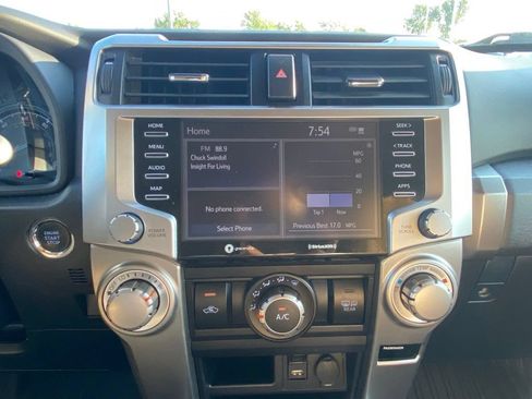 Used 2022 Toyota 4Runner SR5 AWD/4WD image 16