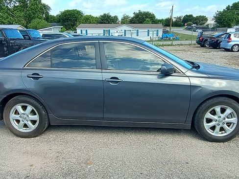 Used 2010 Toyota Camry FWD image 8