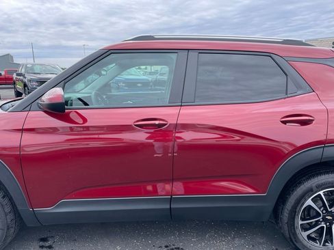 Used 2025 Chevrolet TrailBlazer LT AWD/4WD image 26
