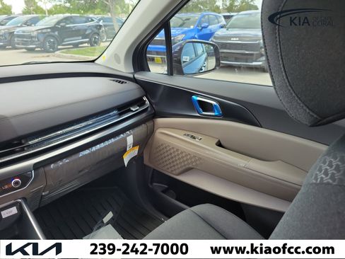 New 2026 Kia Carnival LX FWD image 18
