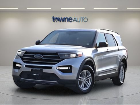 Used 2022 Ford Explorer XLT w/ Equipment Group 202A AWD/4WD image 3