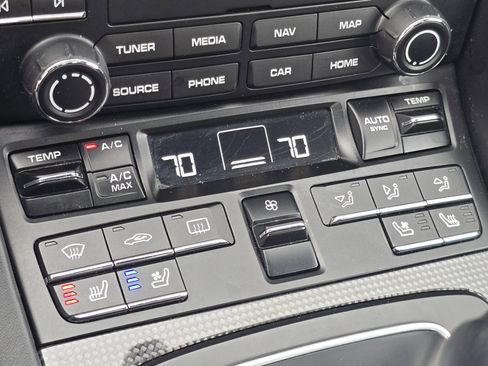 Used 2017 Porsche 911 Turbo image 21