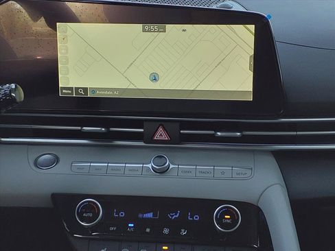 Used 2025 Hyundai Elantra Limited FWD image 9