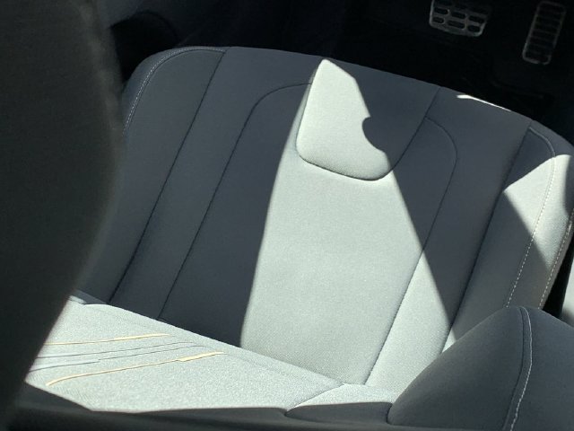 Used 2025 Hyundai Elantra SEL FWD image 18