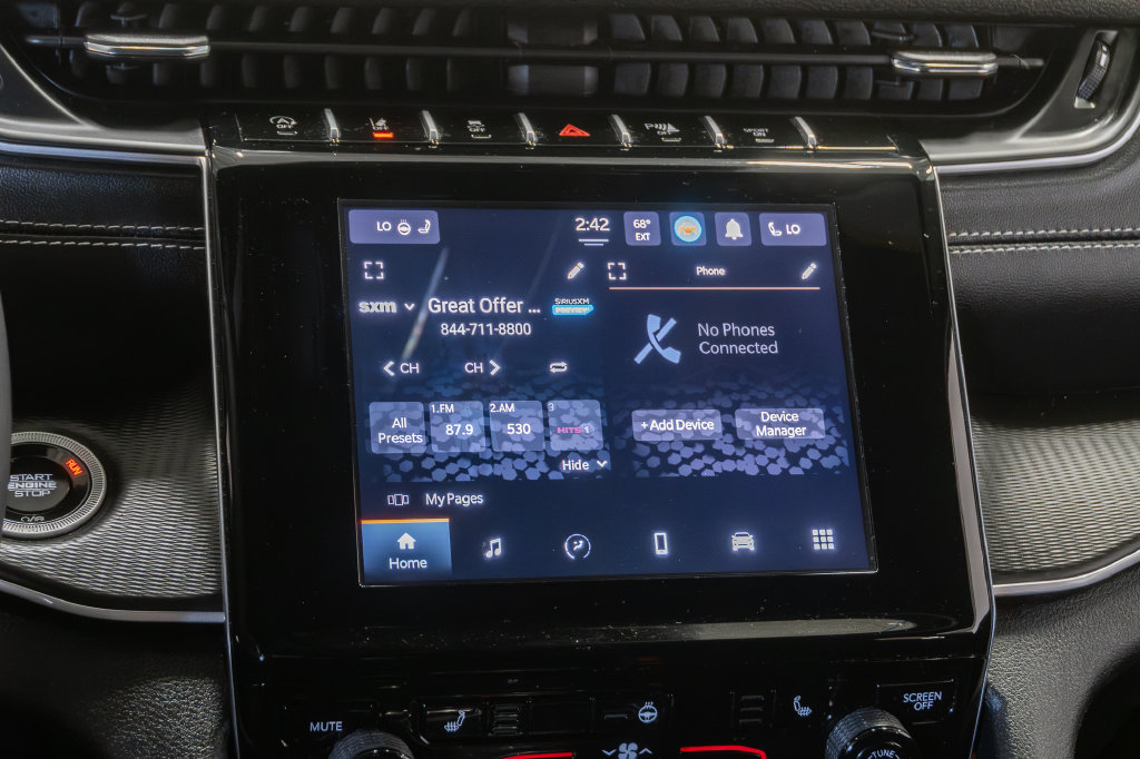 Certified 2025 Jeep Grand Cherokee L Laredo w/ Luxury Tech Group I AWD/4WD image 19